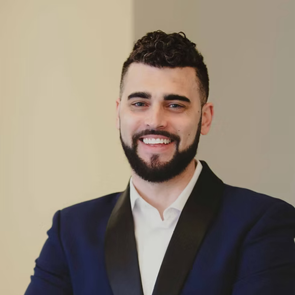 Alex Koppel headshot