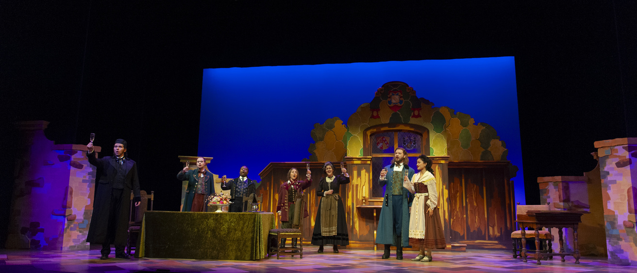 L'amico Fritz opera cheers on stage
