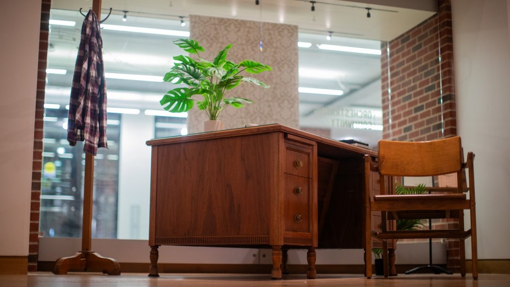 A model of “A Conductor’s Study” showcases how Dixon’s desk and office would have looked like. The UI Main Library debuted a gallery dedicated to the public service of Iowa conductor James Dixon on Tuesday, January 20th, 2026.